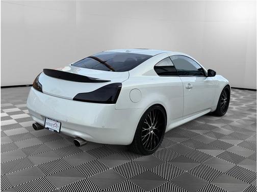 2011 INFINITI G37 Sport