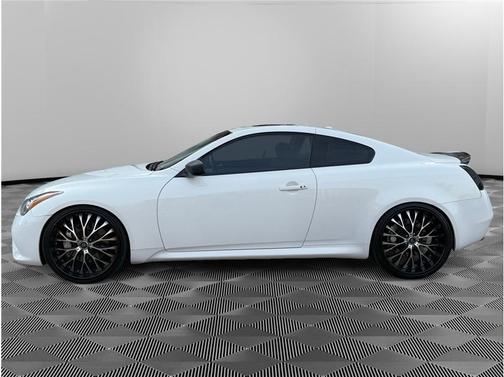 2011 INFINITI G37 Sport