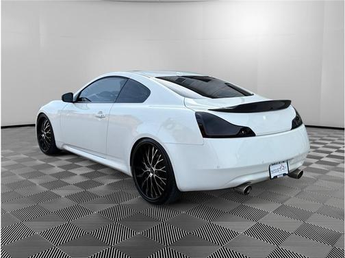 2011 INFINITI G37 Sport