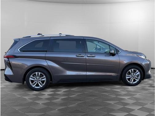 2021 Toyota Sienna Limited