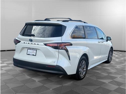 2021 Toyota Sienna XLE