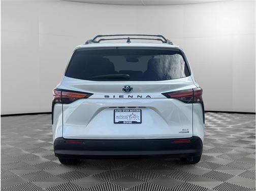 2021 Toyota Sienna XLE