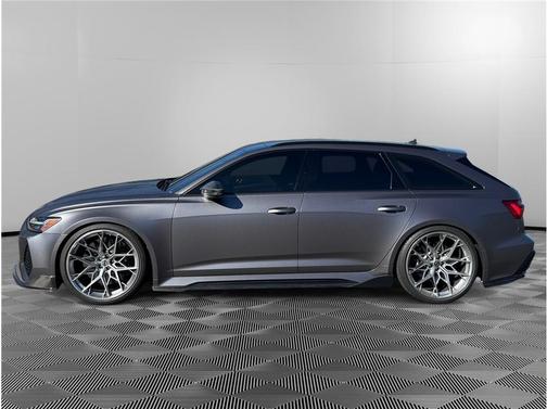 Glacier White Metallic 2022 Audi RS 6 Avant 4.0T quattro