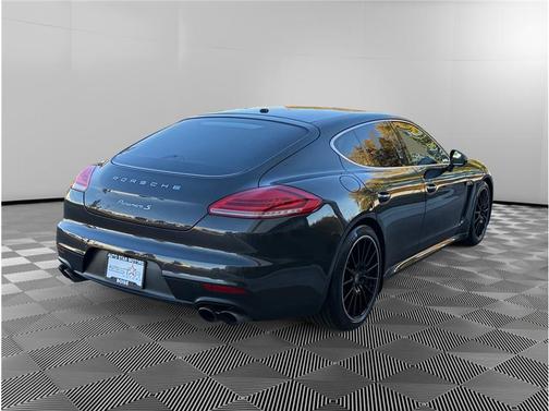 2015 Porsche Panamera S