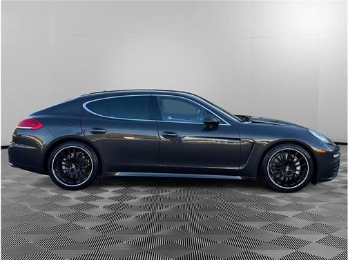 2015 Porsche Panamera S