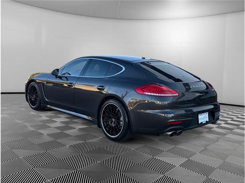 2015 Porsche Panamera S