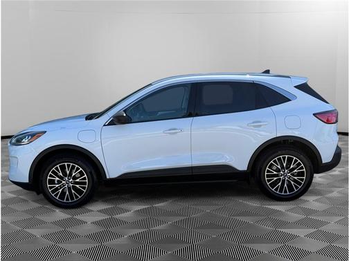 White 2022 Ford Escape PHEV SE