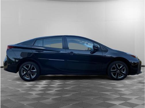 2021 Toyota Prius XLE