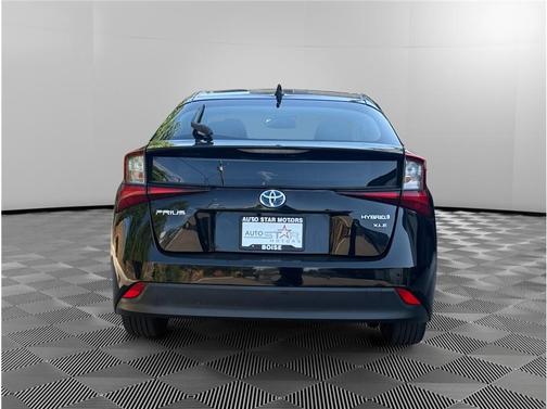 2021 Toyota Prius XLE