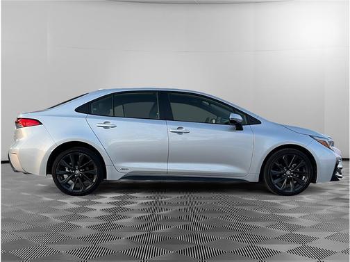 2024 Toyota Corolla Hybrid SE