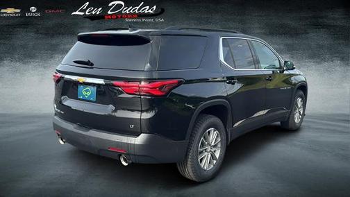 Mosaic Black Metallic 2023 Chevrolet Traverse LT Cloth