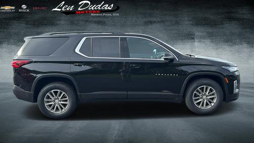 Mosaic Black Metallic 2023 Chevrolet Traverse LT Cloth