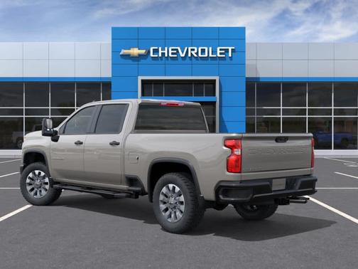 White Sand 2026 Chevrolet Silverado 2500 Custom