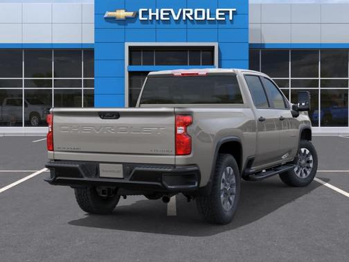 White Sand 2026 Chevrolet Silverado 2500 Custom