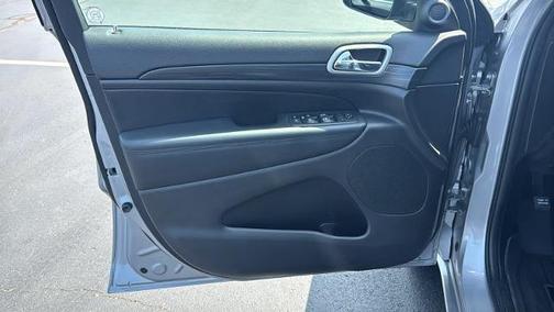 Billet Silver Metallic Clearcoat 2021 Jeep Grand Cherokee Laredo X