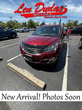 Siren Red Tintcoat 2017 Chevrolet Traverse 2LT