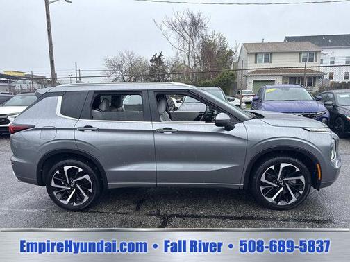 Mercury Gray Metallic 2024 Mitsubishi Outlander SEL S-AWC