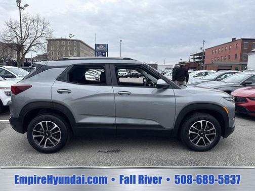 Sterling Gray Metallic 2025 Chevrolet Trailblazer LT