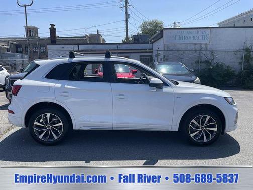 Arkona White 2024 Audi Q5 45 S line Premium