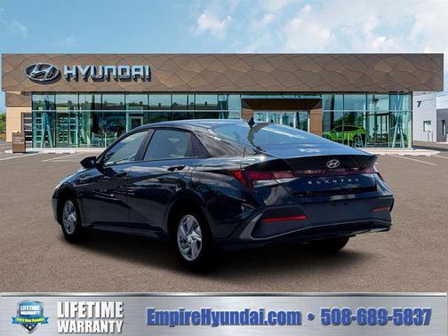 Abyss Black 2026 Hyundai ELANTRA SE