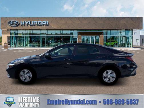 Abyss Black 2026 Hyundai ELANTRA SE