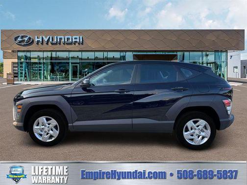 Abyss Black Pearl 2027 Hyundai KONA SE