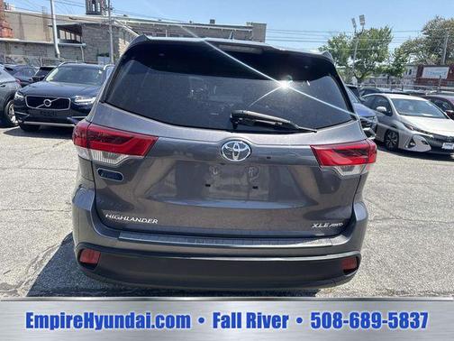 Predawn Gray Mica 2018 Toyota Highlander XLE