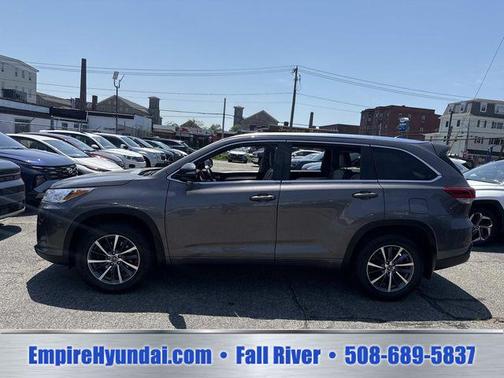 Predawn Gray Mica 2018 Toyota Highlander XLE