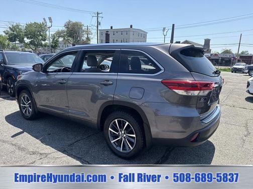Predawn Gray Mica 2018 Toyota Highlander XLE