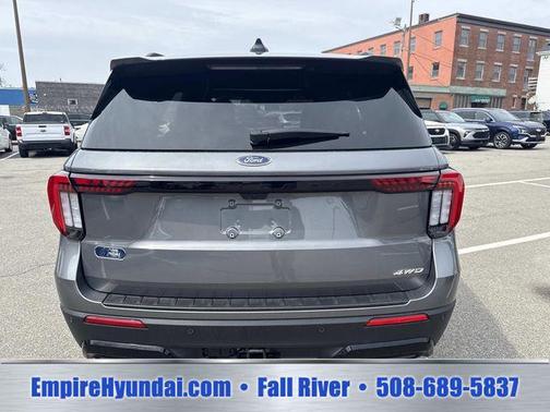 Gray Metallic 2025 Ford Explorer ST-Line