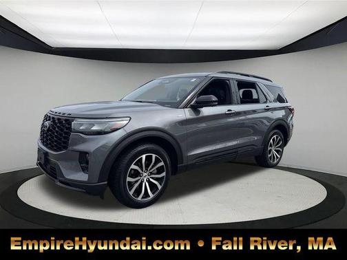 Gray Metallic 2025 Ford Explorer ST-Line