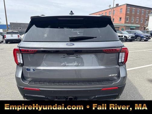 Gray Metallic 2025 Ford Explorer ST-Line