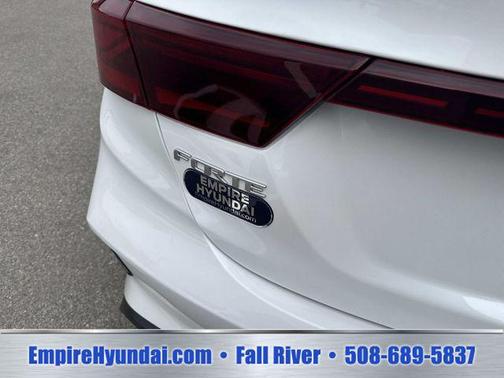 Snow White Pearl 2024 Kia Forte LXS