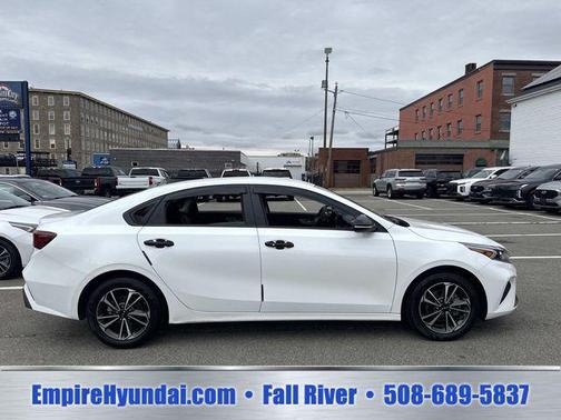 Snow White Pearl 2024 Kia Forte LXS