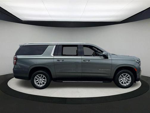 2023 Chevrolet Suburban LT