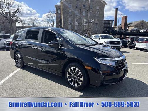 Crystal Black Pearl 2024 Honda Odyssey EX-L