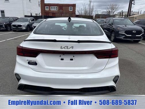 Snow White Pearl 2024 Kia Forte LXS