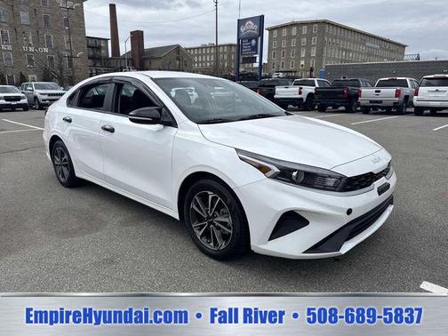 Snow White Pearl 2024 Kia Forte LXS