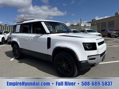 Santorini Black Metallic 2025 Land Rover Defender 110 P300