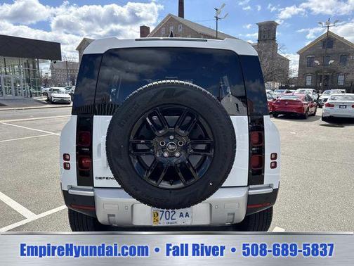 Santorini Black Metallic 2025 Land Rover Defender 110 P300