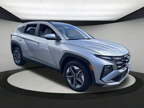 Shimmering Silver 2025 Hyundai TUCSON SEL