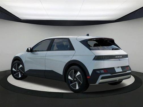 2025 Hyundai IONIQ 5 SE