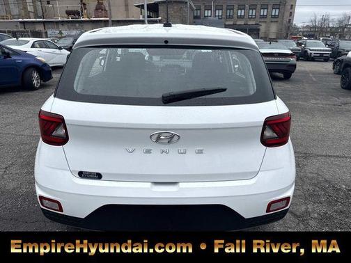 2025 Hyundai VENUE SE