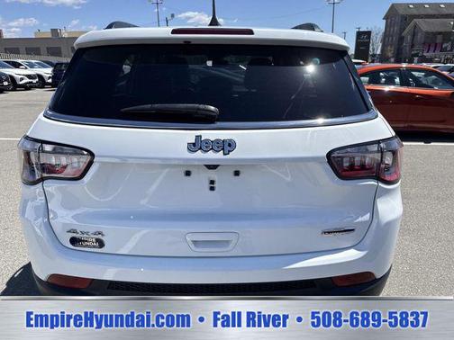 Bright White Clearcoat 2023 Jeep Compass Latitude Lux