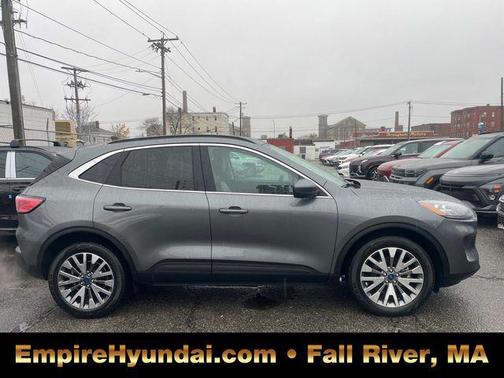2022 Ford Escape Titanium