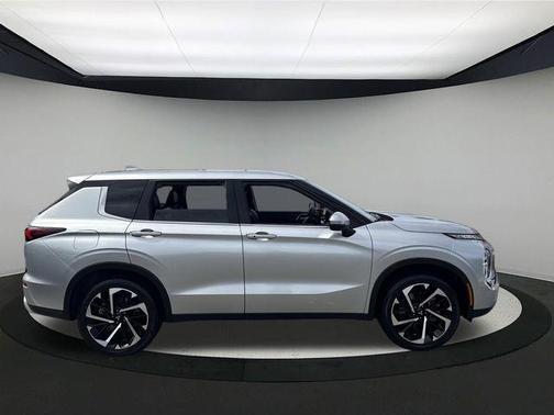 2024 Mitsubishi Outlander SE Black Edition S-AWC