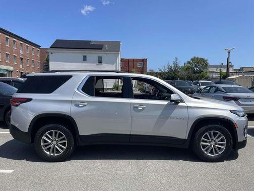 2022 Chevrolet Traverse LT Leather
