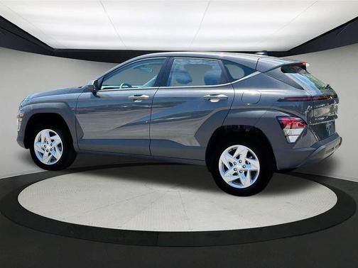 2025 Hyundai KONA SE
