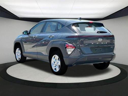2025 Hyundai KONA SE