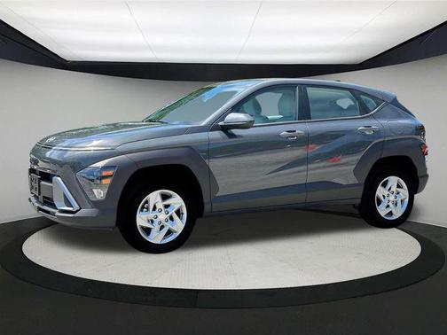 2025 Hyundai KONA SE